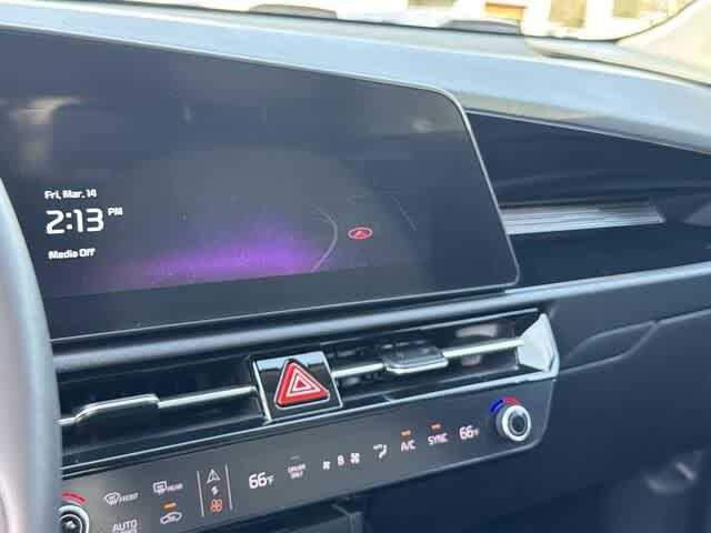 2023 Kia Niro EX 11