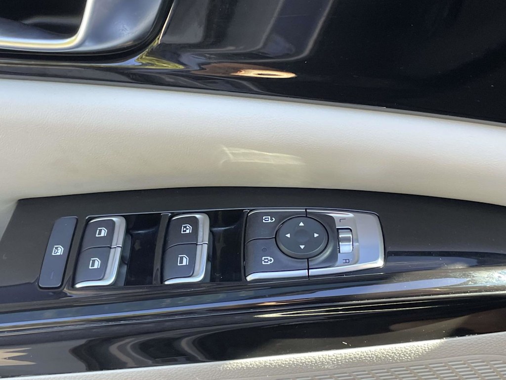 Thumbnail: 2024 Kia Carnival - 32