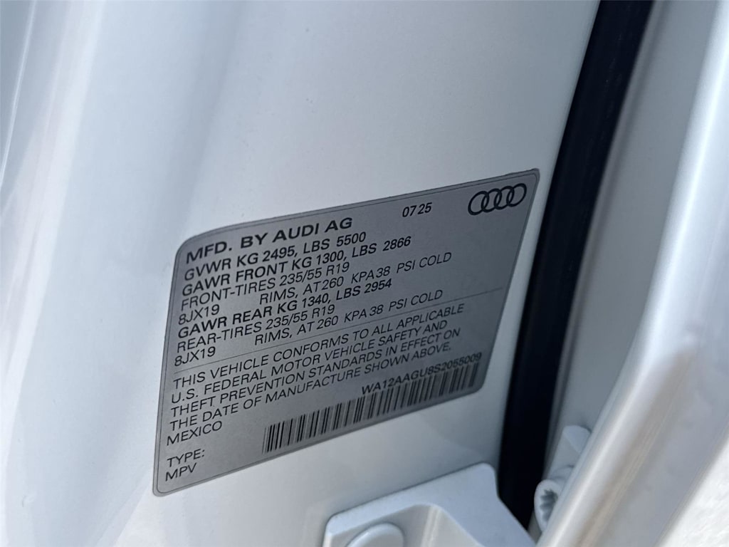 Thumbnail: 2025 Audi Q5 - 16