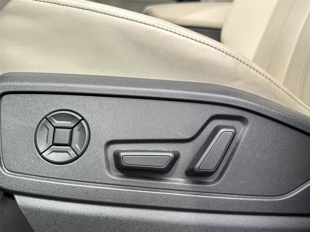 Thumbnail: 2025 Audi Q5 - 22