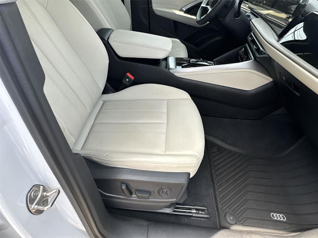 Thumbnail: 2025 Audi Q5 - 23