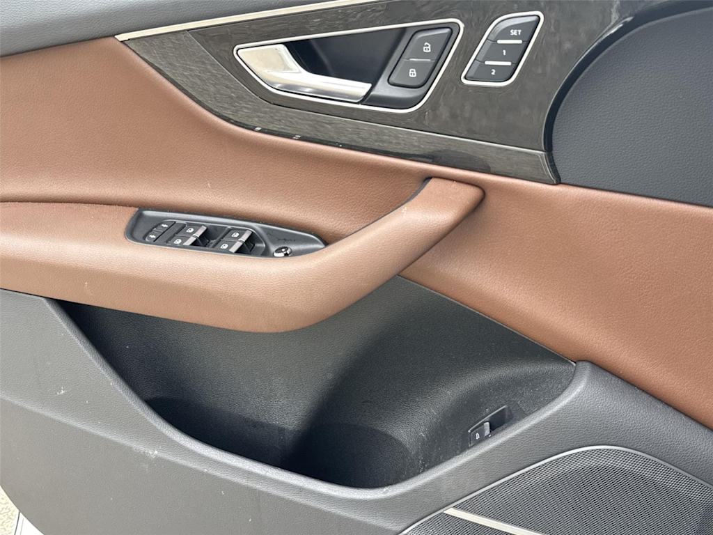 Thumbnail: 2017 Audi Q7 - 21