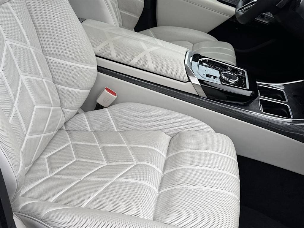 Thumbnail: 2023 BMW 7 Series - 22