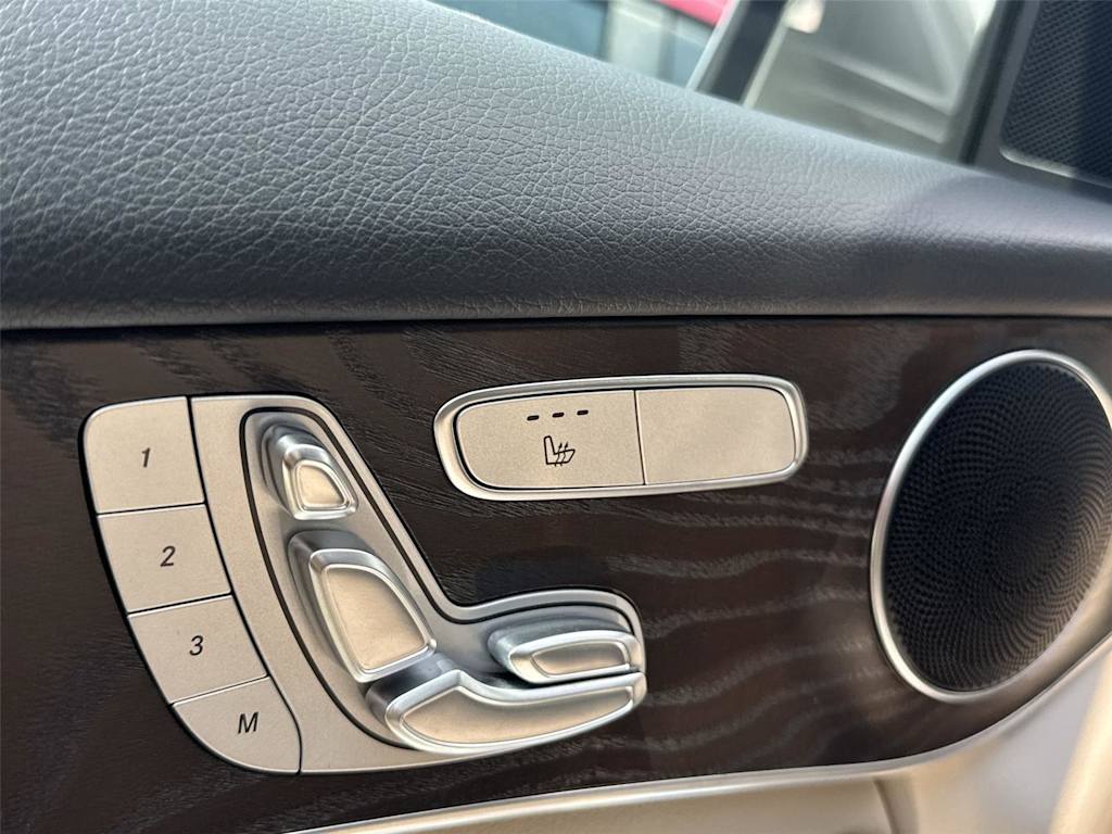 Thumbnail: 2019 Mercedes-Benz GLC - 22