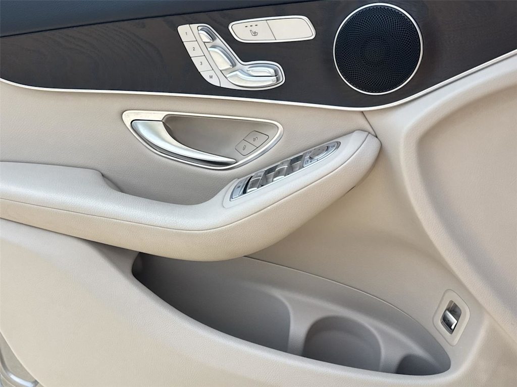 Thumbnail: 2019 Mercedes-Benz GLC - 30