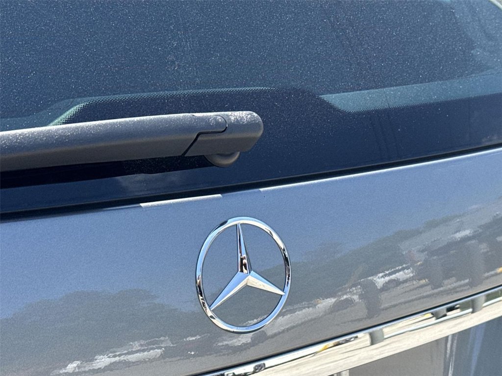 Thumbnail: 2013 Mercedes-Benz E-Class - 18