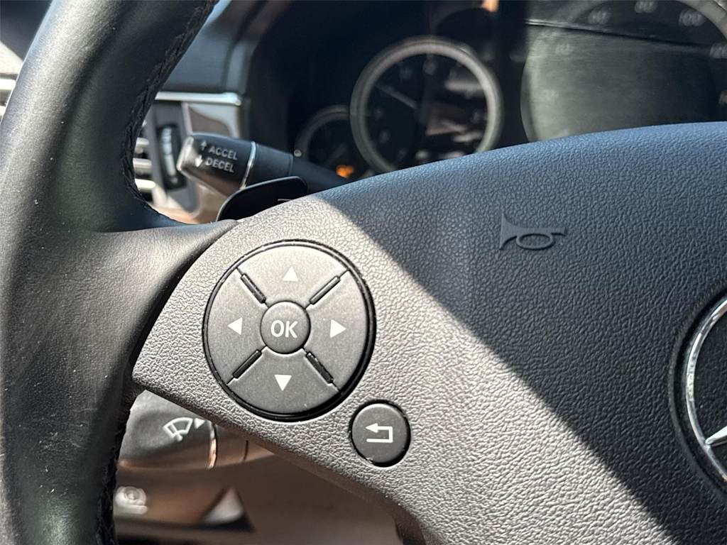 Thumbnail: 2013 Mercedes-Benz E-Class - 23