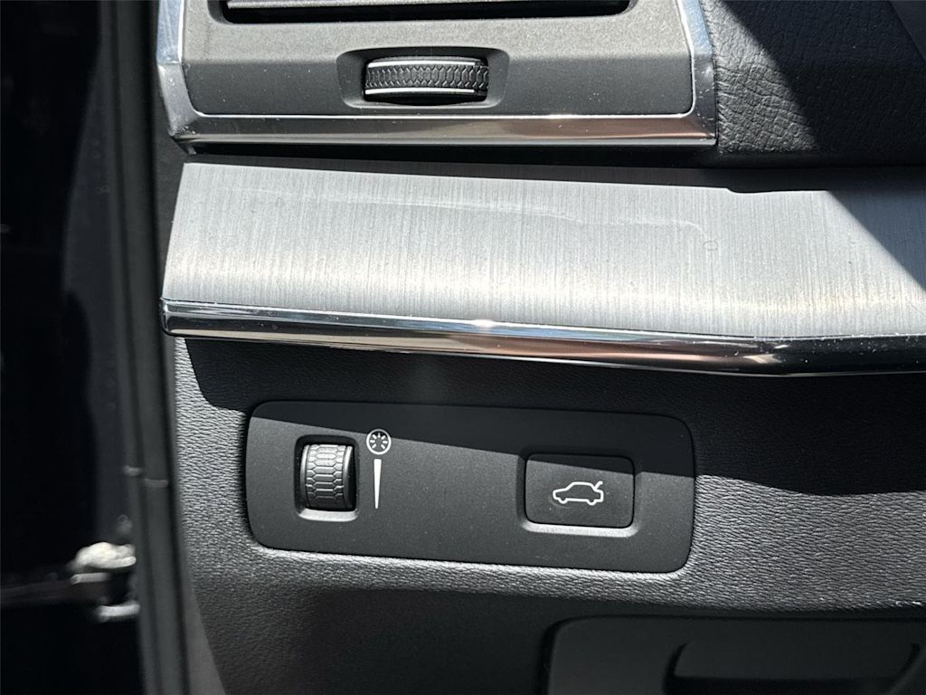 Thumbnail: 2021 Volvo XC90 - 18