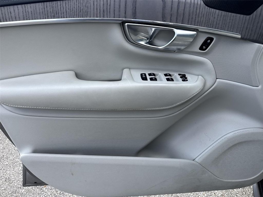 Thumbnail: 2021 Volvo XC90 - 21