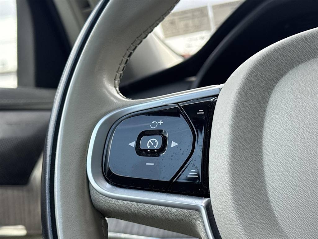 Thumbnail: 2021 Volvo XC90 - 18