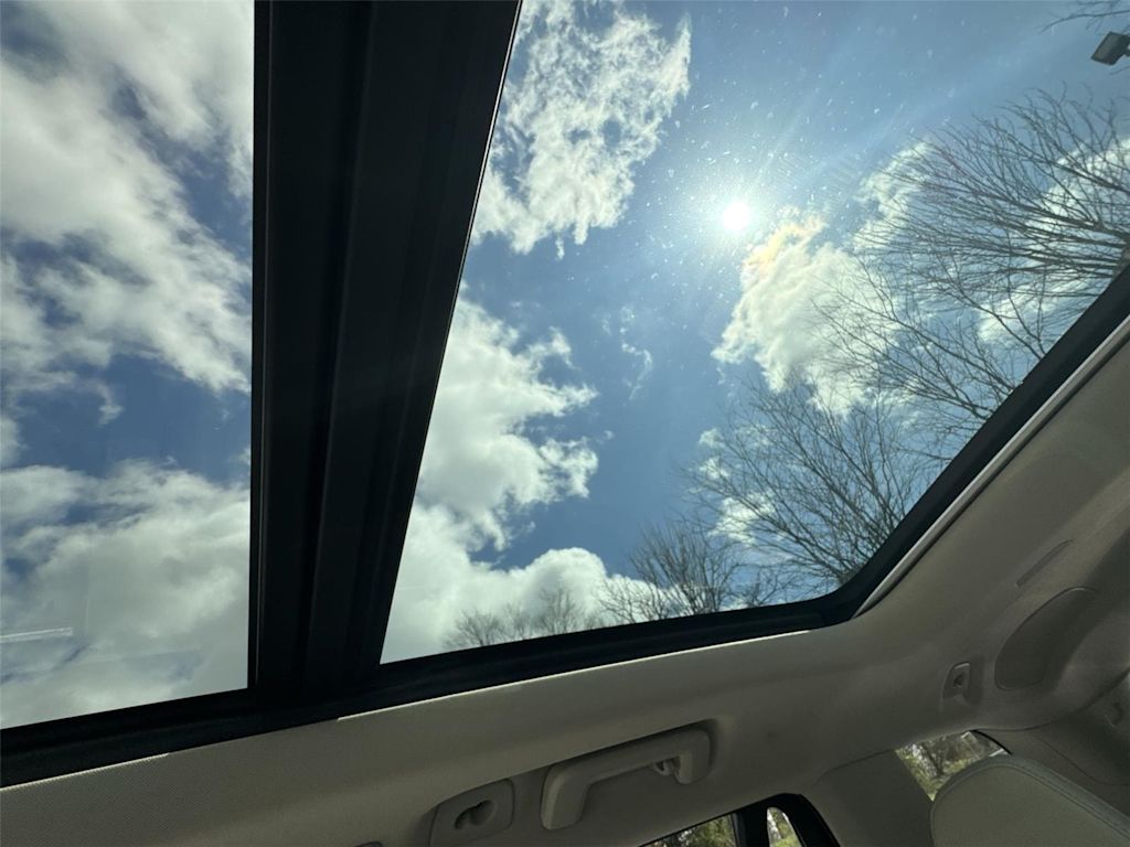 Thumbnail: 2021 Volvo XC90 - 10