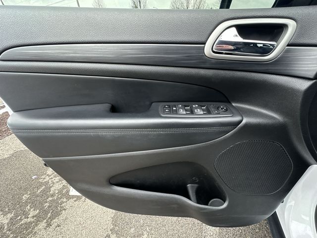 Thumbnail: 2020 Jeep Grand Cherokee - 25