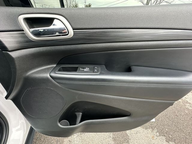 Thumbnail: 2020 Jeep Grand Cherokee - 28