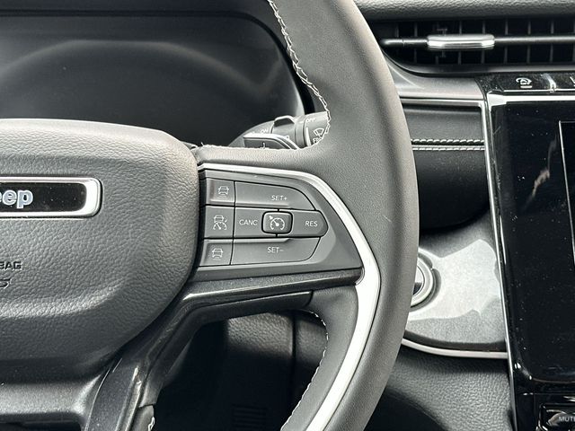 Thumbnail: 2023 Jeep Grand Cherokee - 14