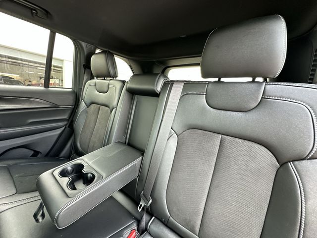 Thumbnail: 2023 Jeep Grand Cherokee - 10
