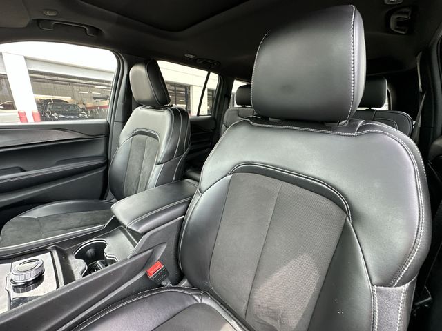 Thumbnail: 2023 Jeep Grand Cherokee - 9
