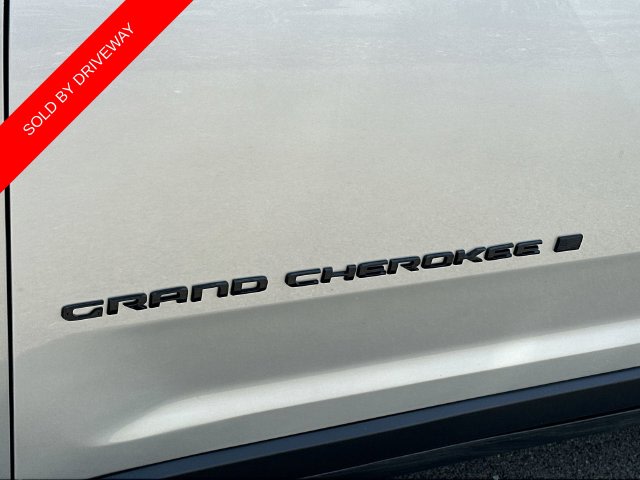 Thumbnail: 2023 Jeep Grand Cherokee - 28