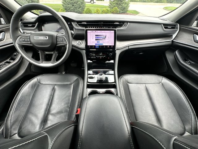 Thumbnail: 2023 Jeep Grand Cherokee - 14