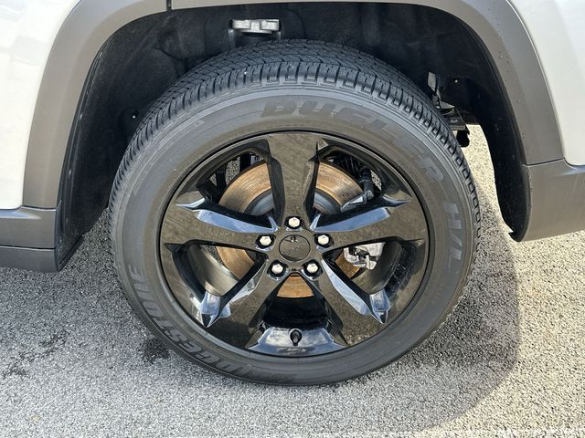 Thumbnail: 2023 Jeep Grand Cherokee L - 8