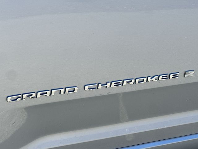 Thumbnail: 2023 Jeep Grand Cherokee - 22