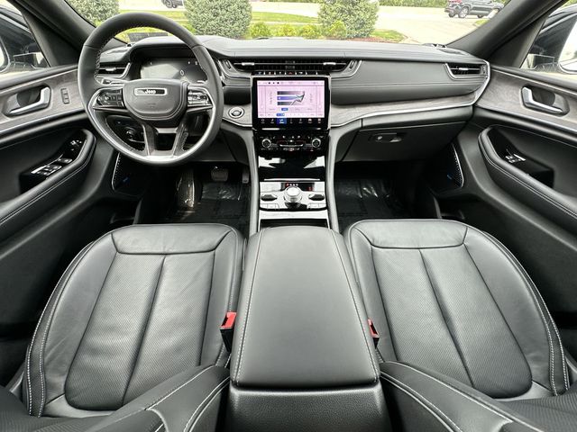 Thumbnail: 2023 Jeep Grand Cherokee - 10