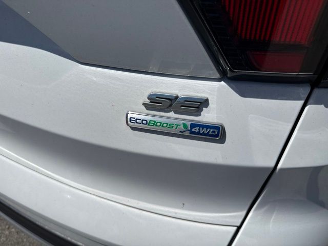 Thumbnail: 2017 Ford Escape - 4