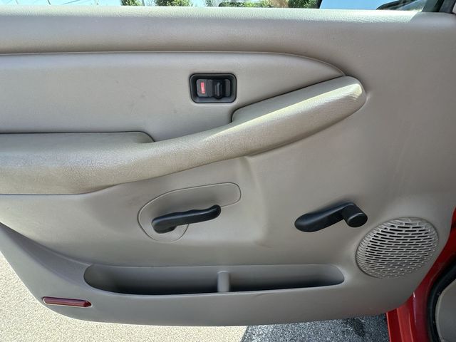 Thumbnail: 2003 Chevrolet Silverado 1500 - 16