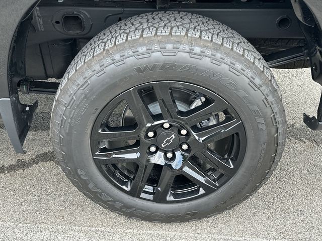 Thumbnail: 2026 Chevrolet Silverado 1500 - 8