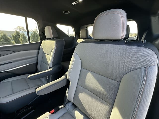 Thumbnail: 2025 Chevrolet Traverse - 10