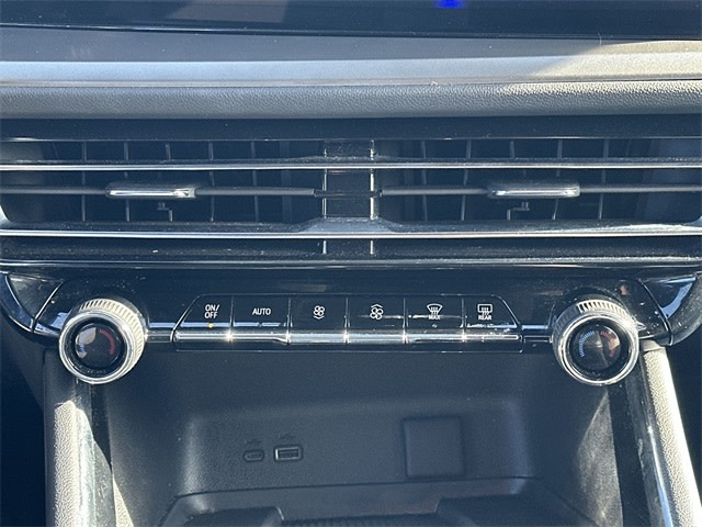 Thumbnail: 2025 Chevrolet Traverse - 22