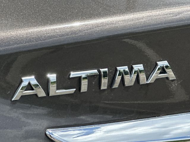 Thumbnail: 2015 Nissan Altima - 19