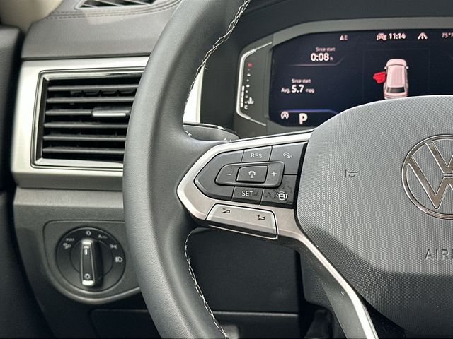 Thumbnail: 2023 Volkswagen Atlas - 17