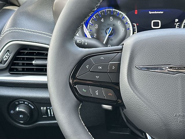 Thumbnail: 2026 Chrysler Pacifica - 18