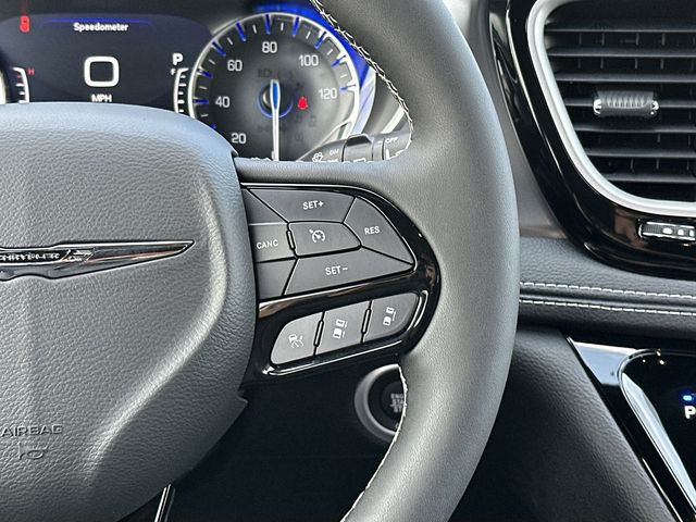 Thumbnail: 2026 Chrysler Pacifica - 19