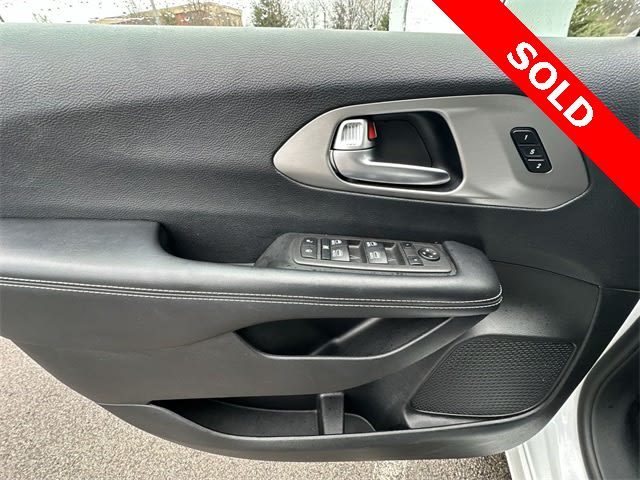 Thumbnail: 2021 Chrysler Pacifica - 25