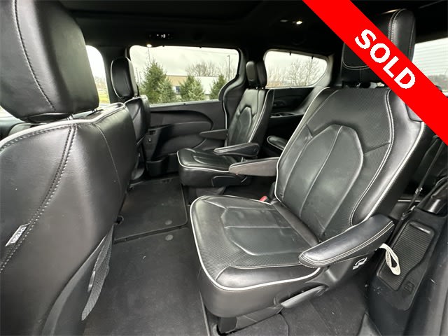 Thumbnail: 2021 Chrysler Pacifica - 12