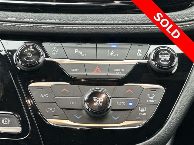 Thumbnail: 2021 Chrysler Pacifica - 24