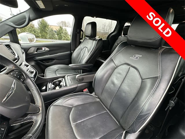 Thumbnail: 2021 Chrysler Pacifica - 10