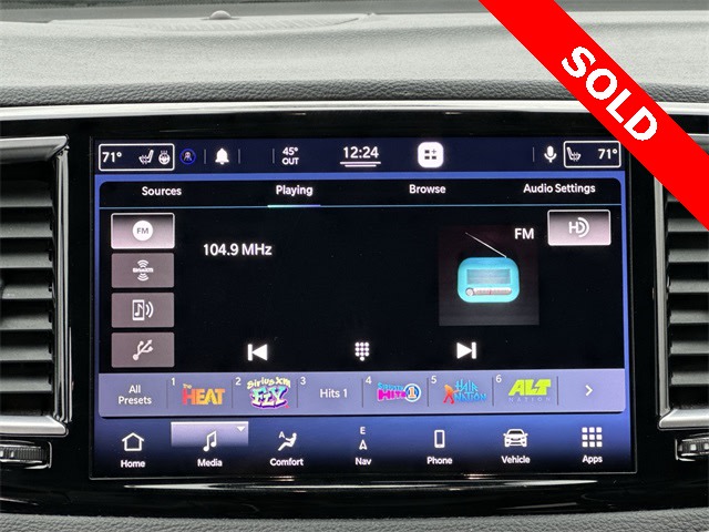 Thumbnail: 2021 Chrysler Pacifica - 13