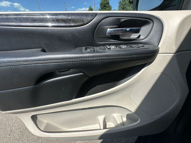 Thumbnail: 2019 Dodge Grand Caravan - 21