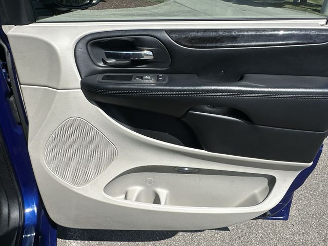Thumbnail: 2019 Dodge Grand Caravan - 24