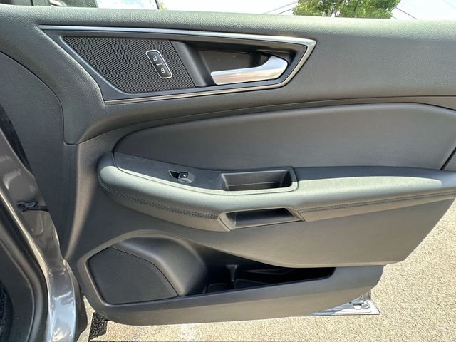 Thumbnail: 2022 Ford Edge - 27
