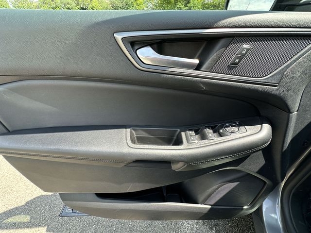 Thumbnail: 2022 Ford Edge - 24