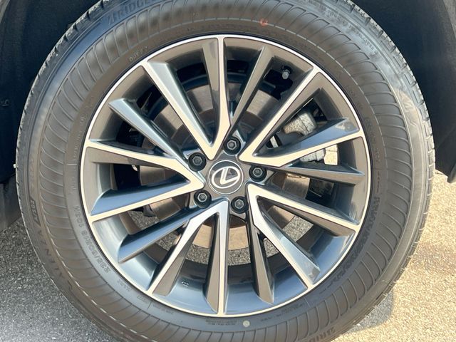 Thumbnail: 2024 Lexus ES - 8