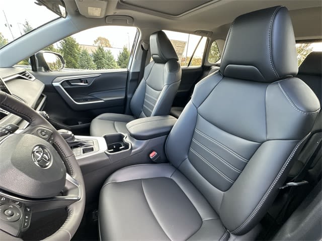 Thumbnail: 2025 Toyota RAV4 - 10