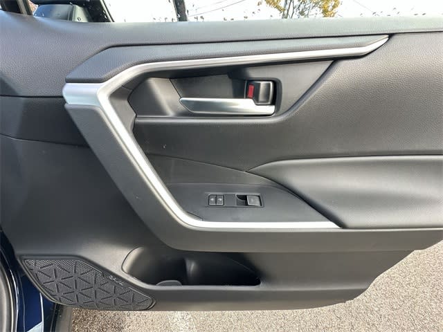 Thumbnail: 2025 Toyota RAV4 - 25