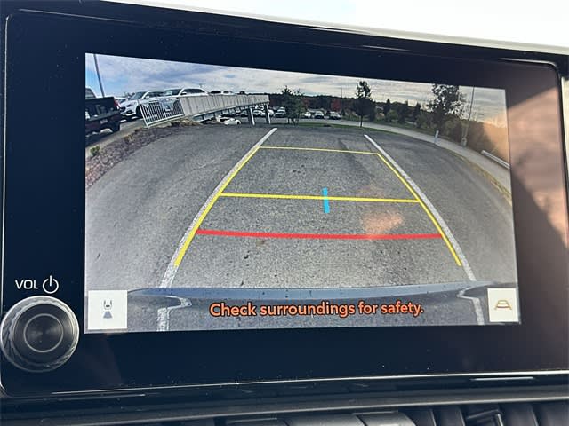 Thumbnail: 2025 Toyota RAV4 - 21