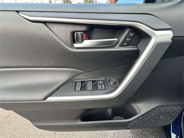 Thumbnail: 2025 Toyota RAV4 - 23