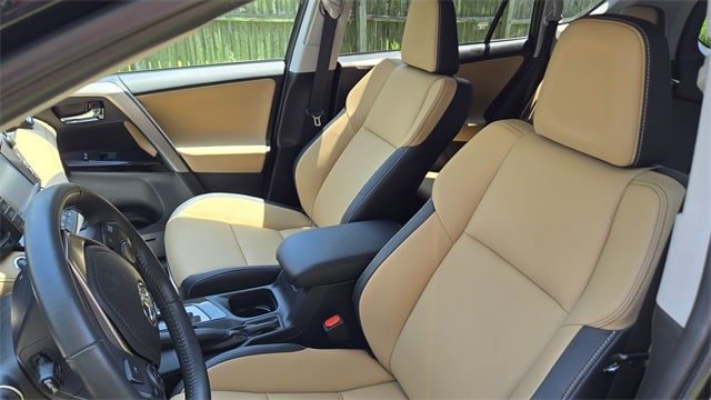 Thumbnail: 2017 Toyota RAV4 - 8
