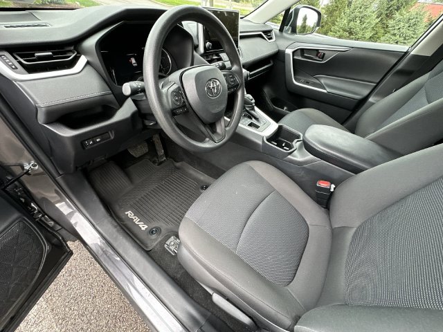 Thumbnail: 2024 Toyota RAV4 - 10